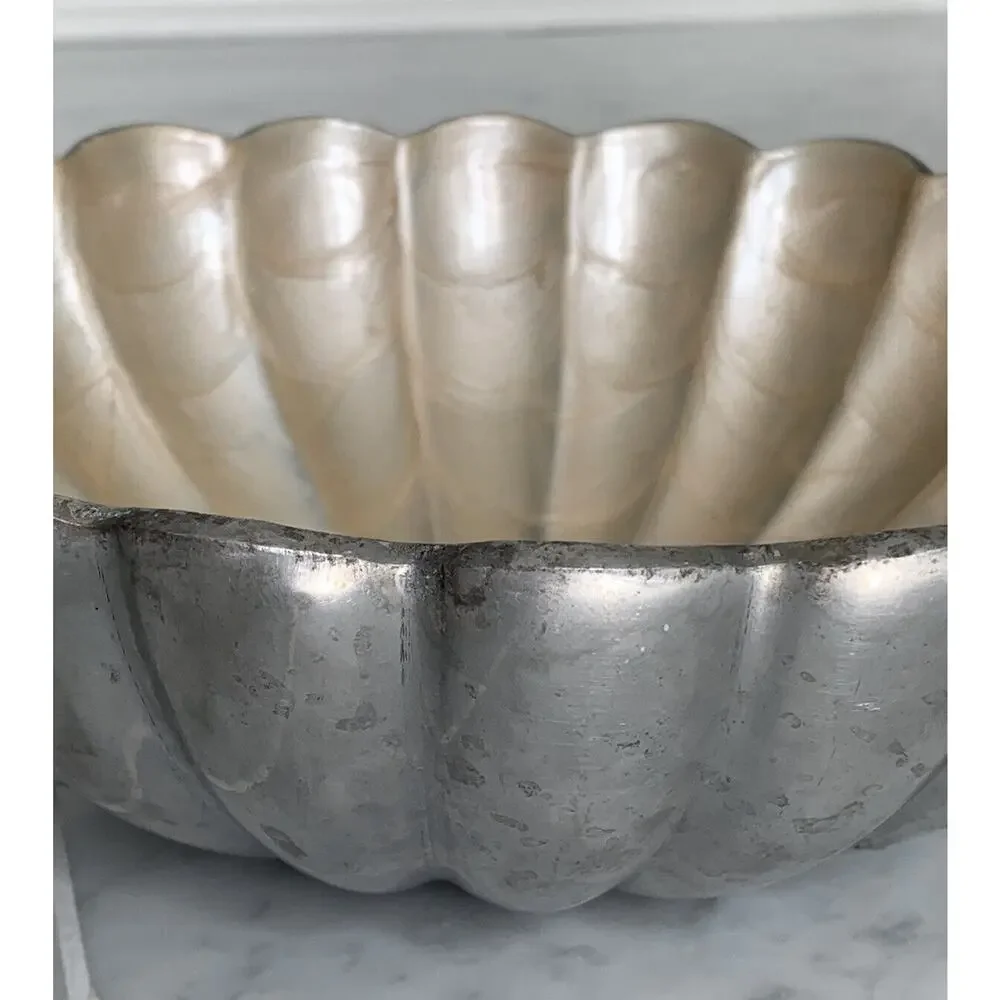 JULIA KNIGHT Peony 8.5” Round Bowl Buttercream Mother of Pearl Scalloped VGUC